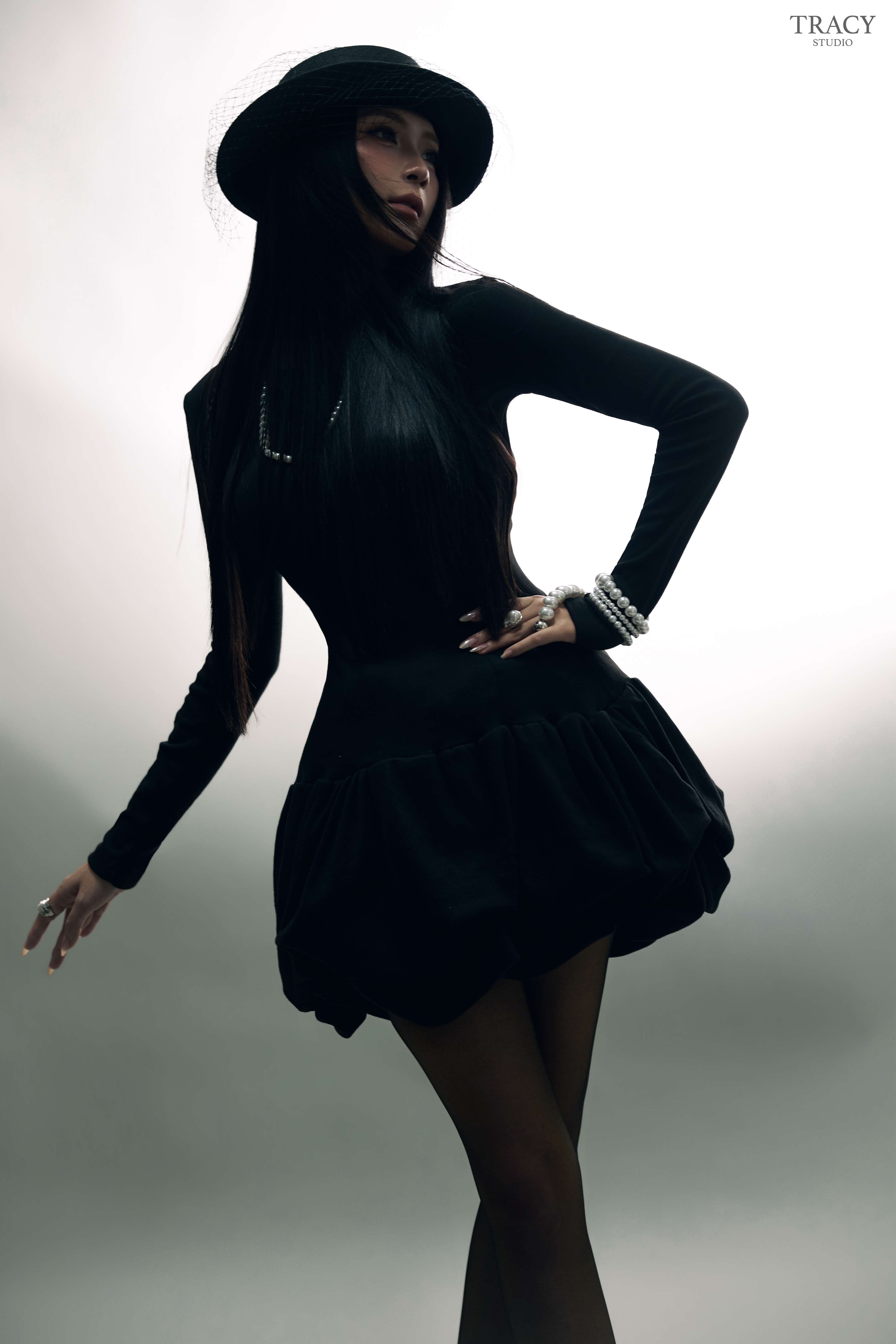 frontend/img/gallery/concept-cool-ngau-slay/tracy-studio-chup-concept-slay-basic-nong-hang-black (9).jpg